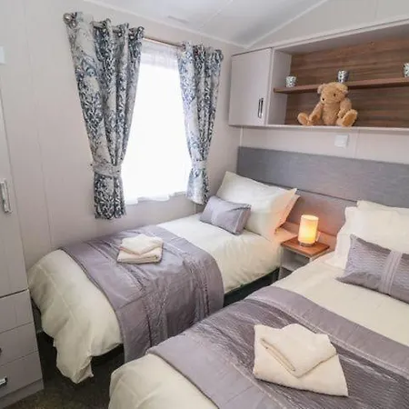 Rose * Saltburn-by-the-Sea