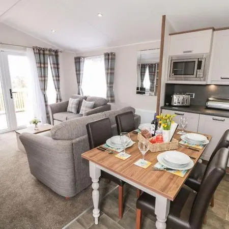 Rose * Saltburn-by-the-Sea